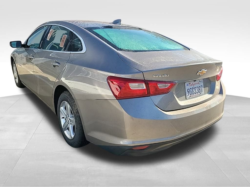 2023 Chevrolet Malibu 1LT photo 2