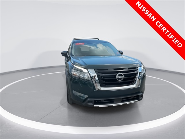 2023 Nissan Pathfinder Platinum photo 3