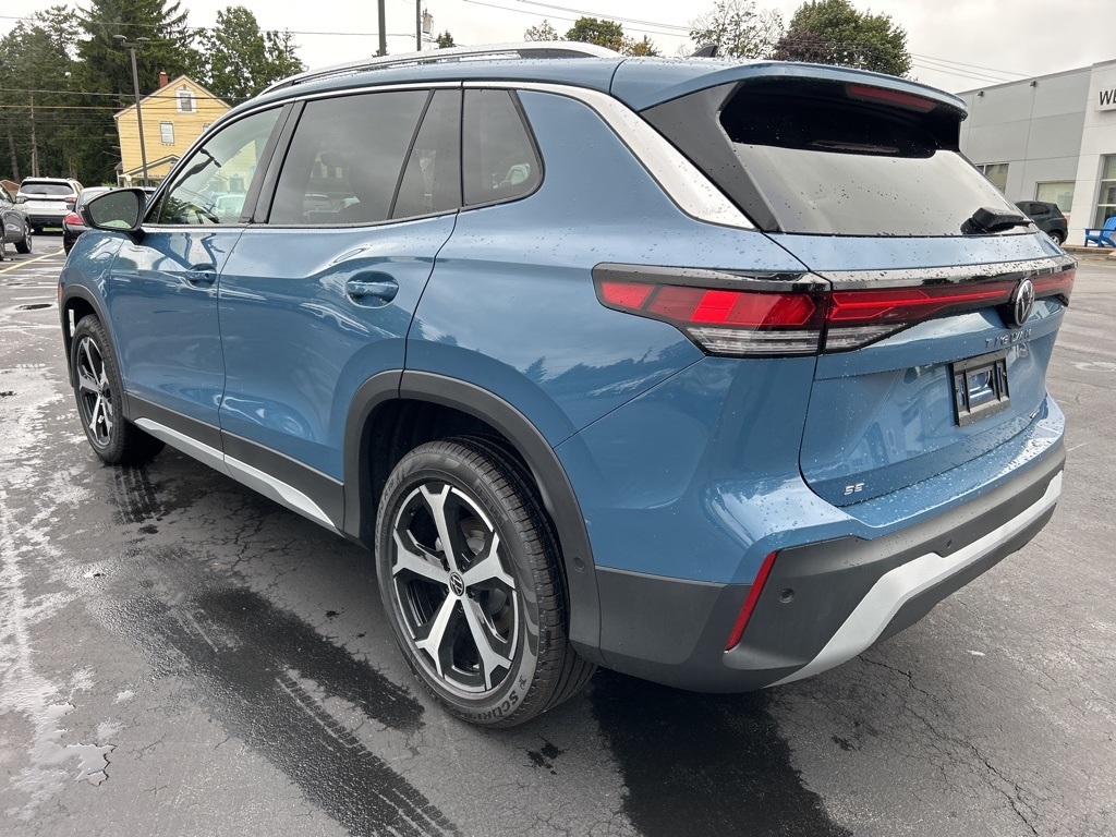 2025 Volkswagen Tiguan SE photo 3
