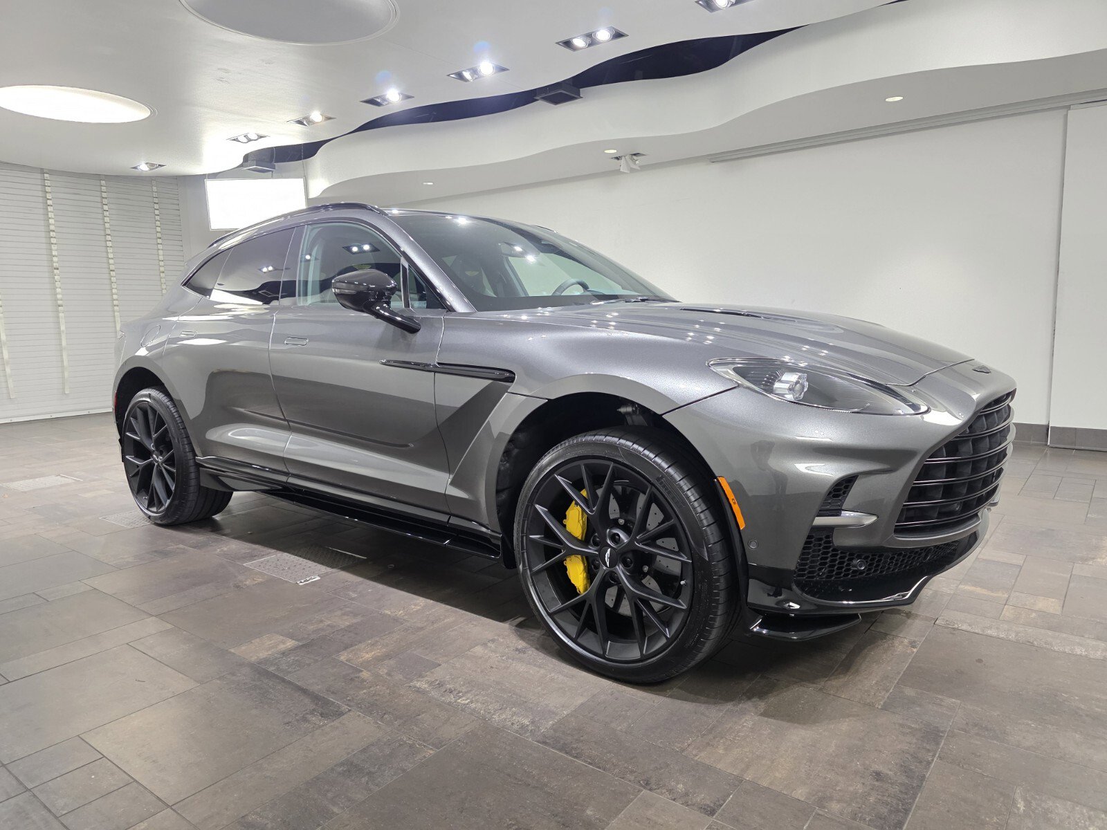 2025 Aston Martin DBX 707's photo