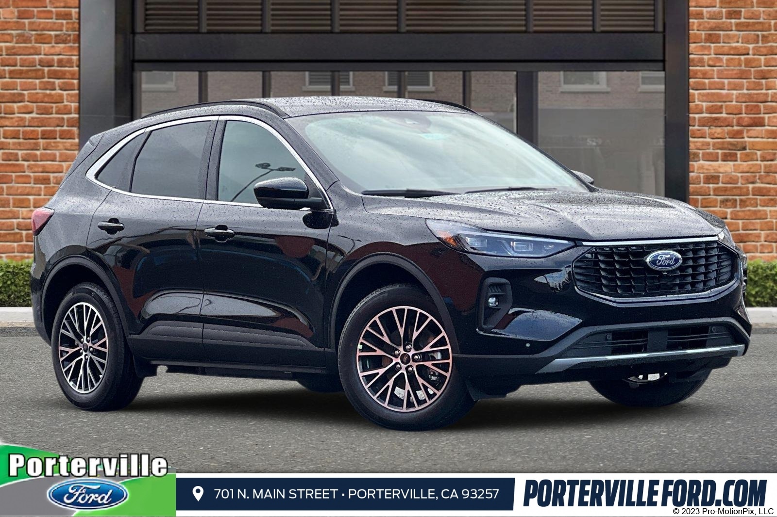 2025 Ford Escape PHEV's photo