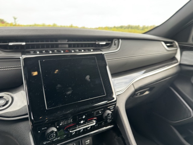 2022 Jeep Grand Cherokee Altitude photo 5