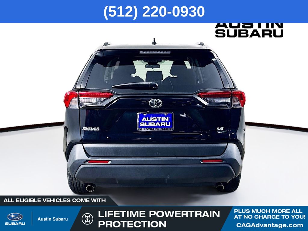 2019 Toyota RAV4 LE photo 6