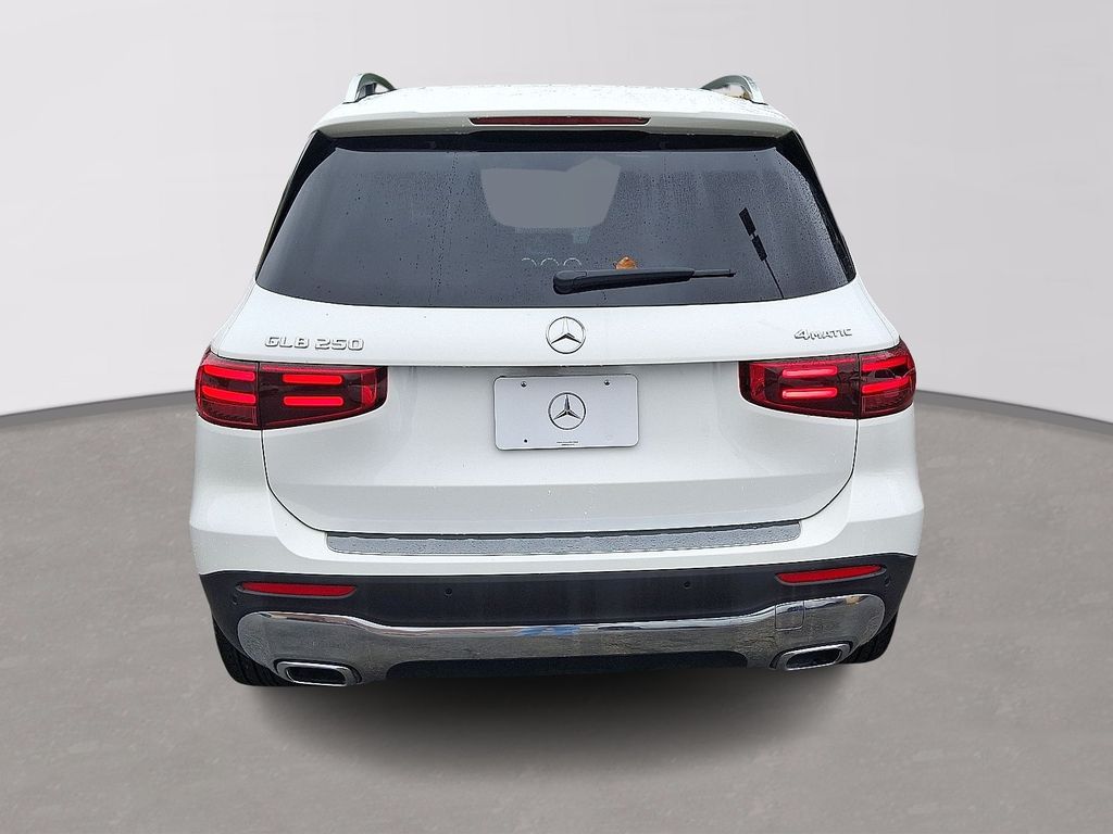 2025 Mercedes Benz GLB 250 4MATIC photo 3