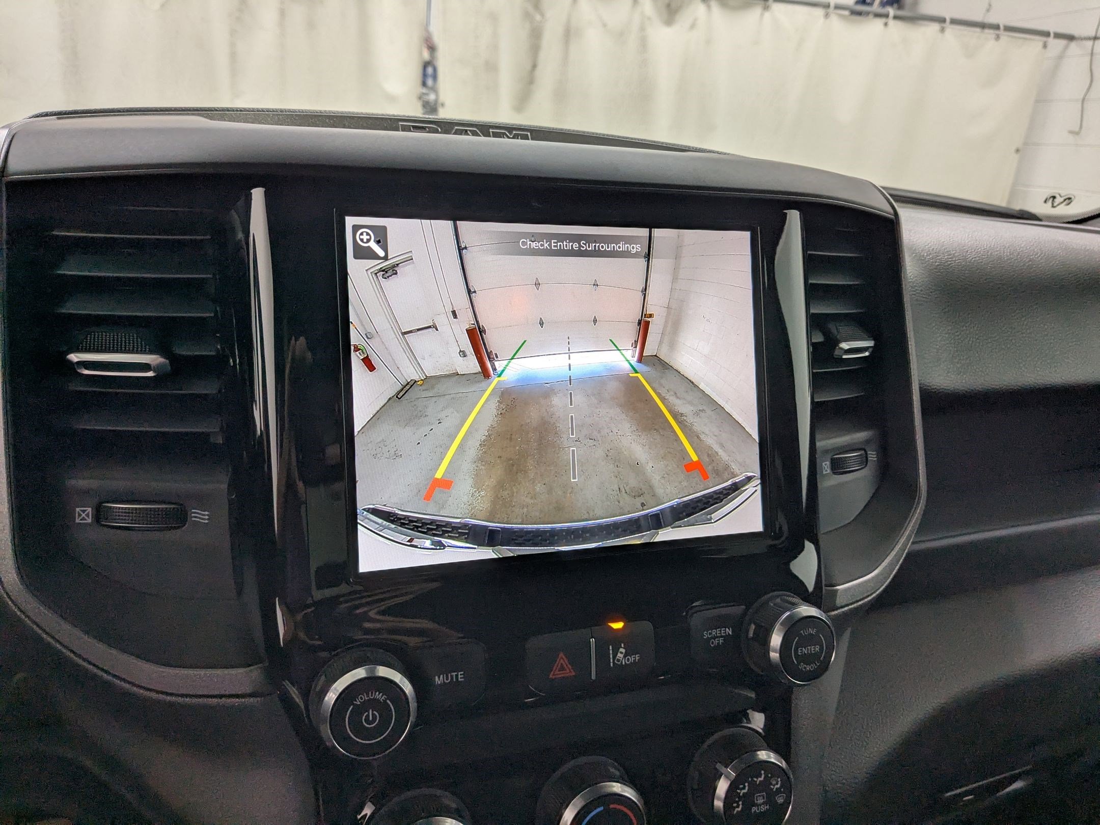2025 Ram 1500 Tradesman photo 10