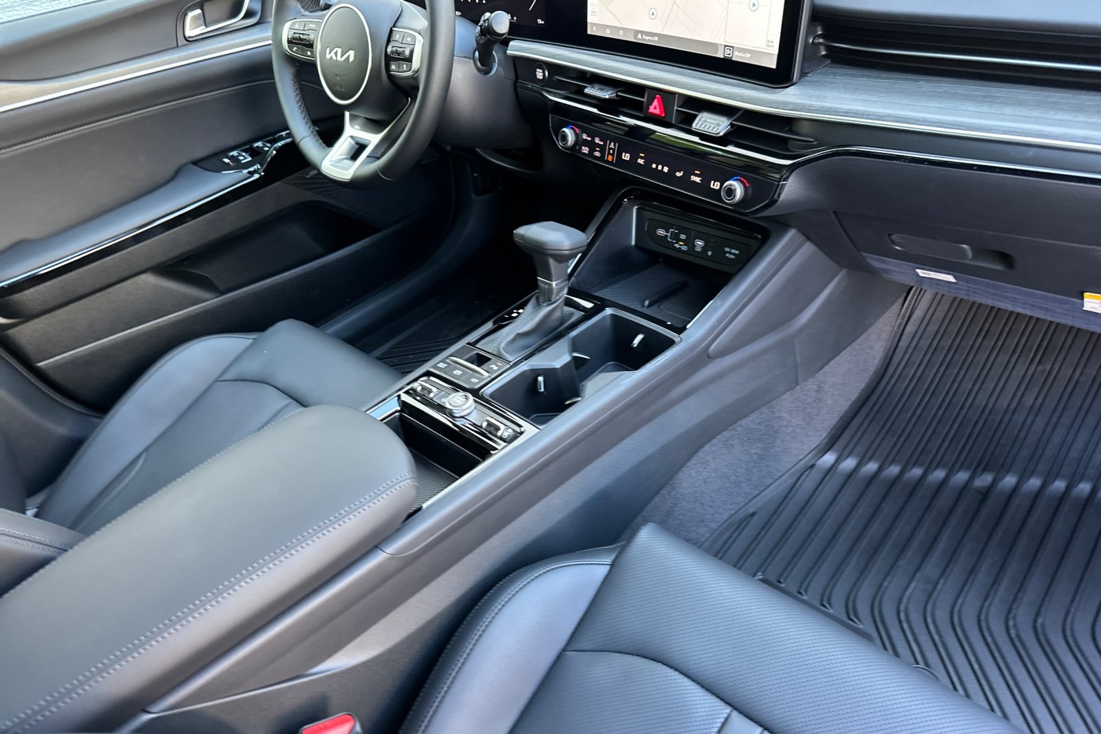 2025 Kia K5 EX photo 10