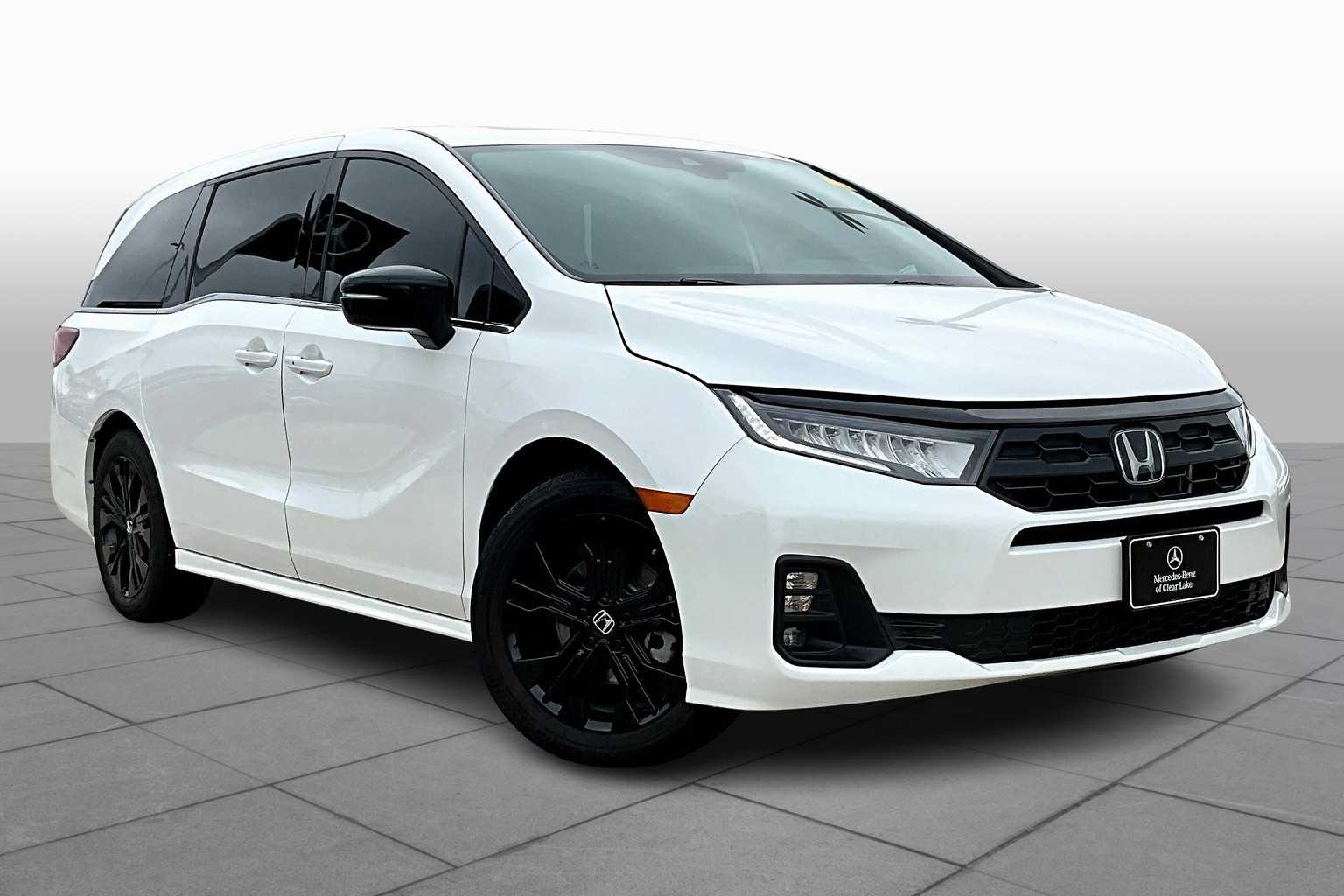 2025 Honda Odyssey photo 3