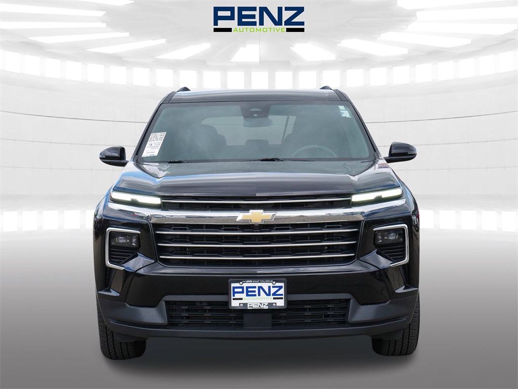 2025 Chevrolet Traverse photo 2