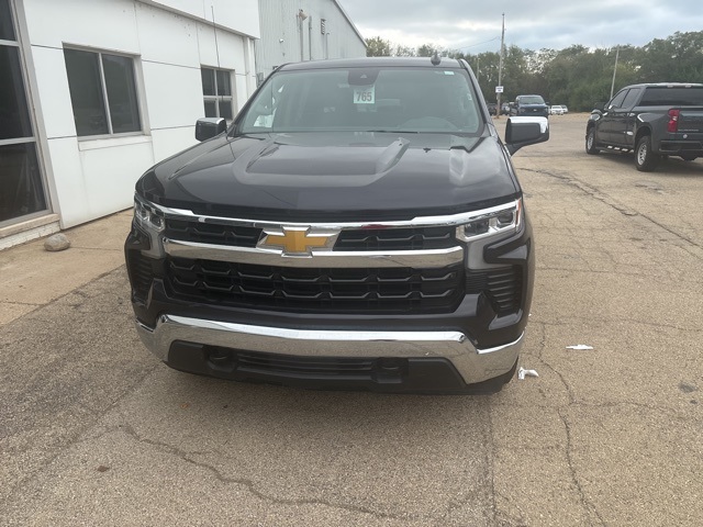 2023 Chevrolet Silverado 1500 LT photo 3