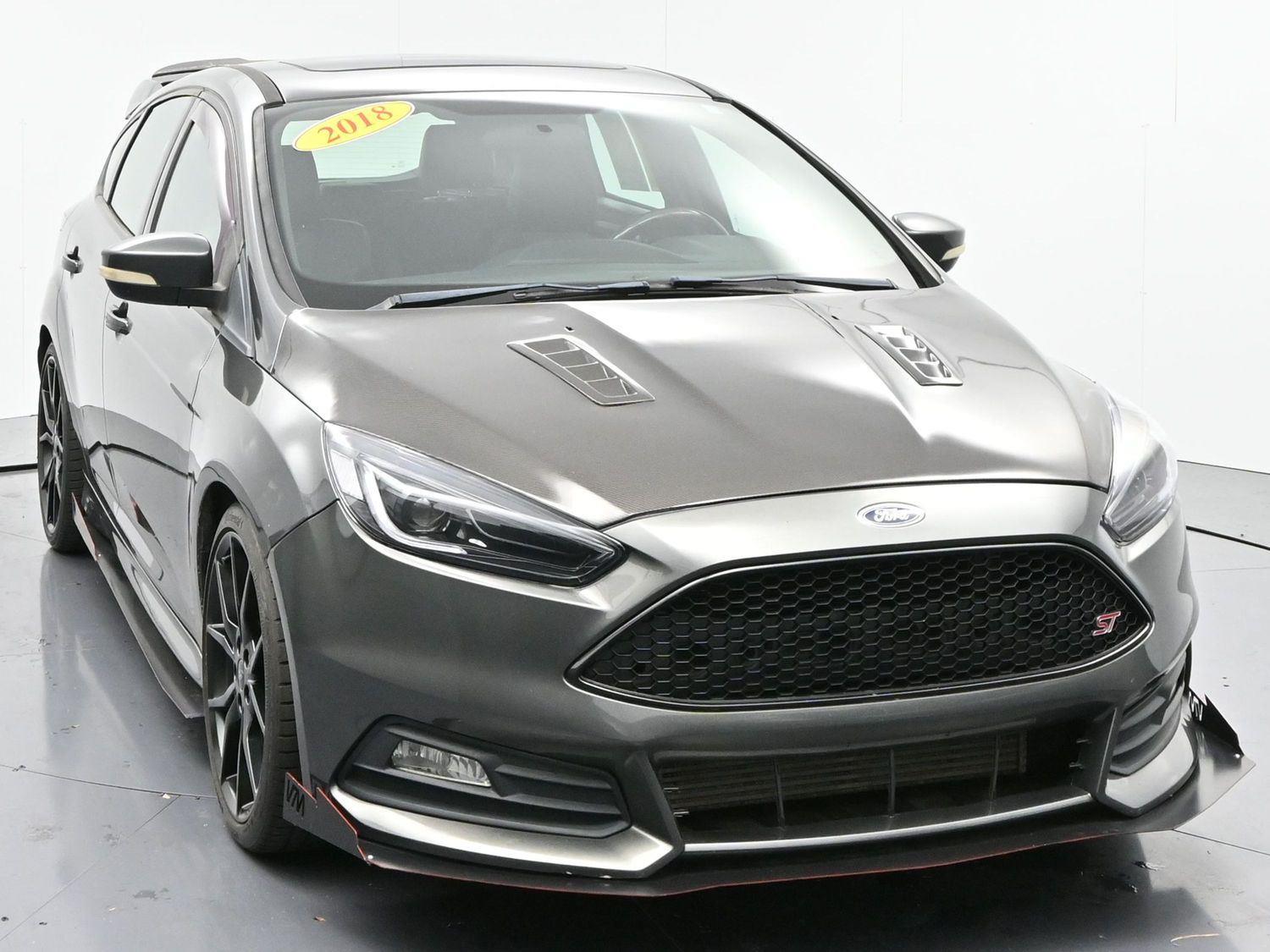 2018 Ford Focus ST photo 2