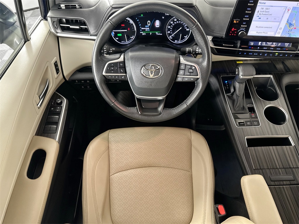 2024 Toyota Sienna Limited photo 24