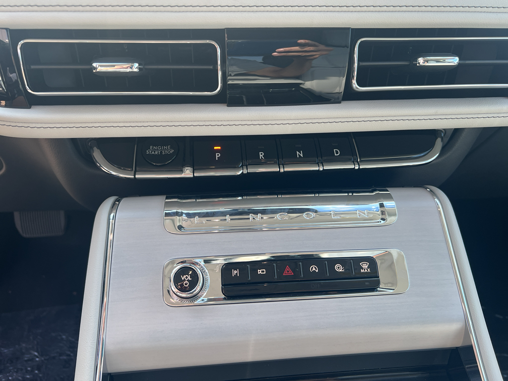 2025 Lincoln Aviator Reserve photo 21