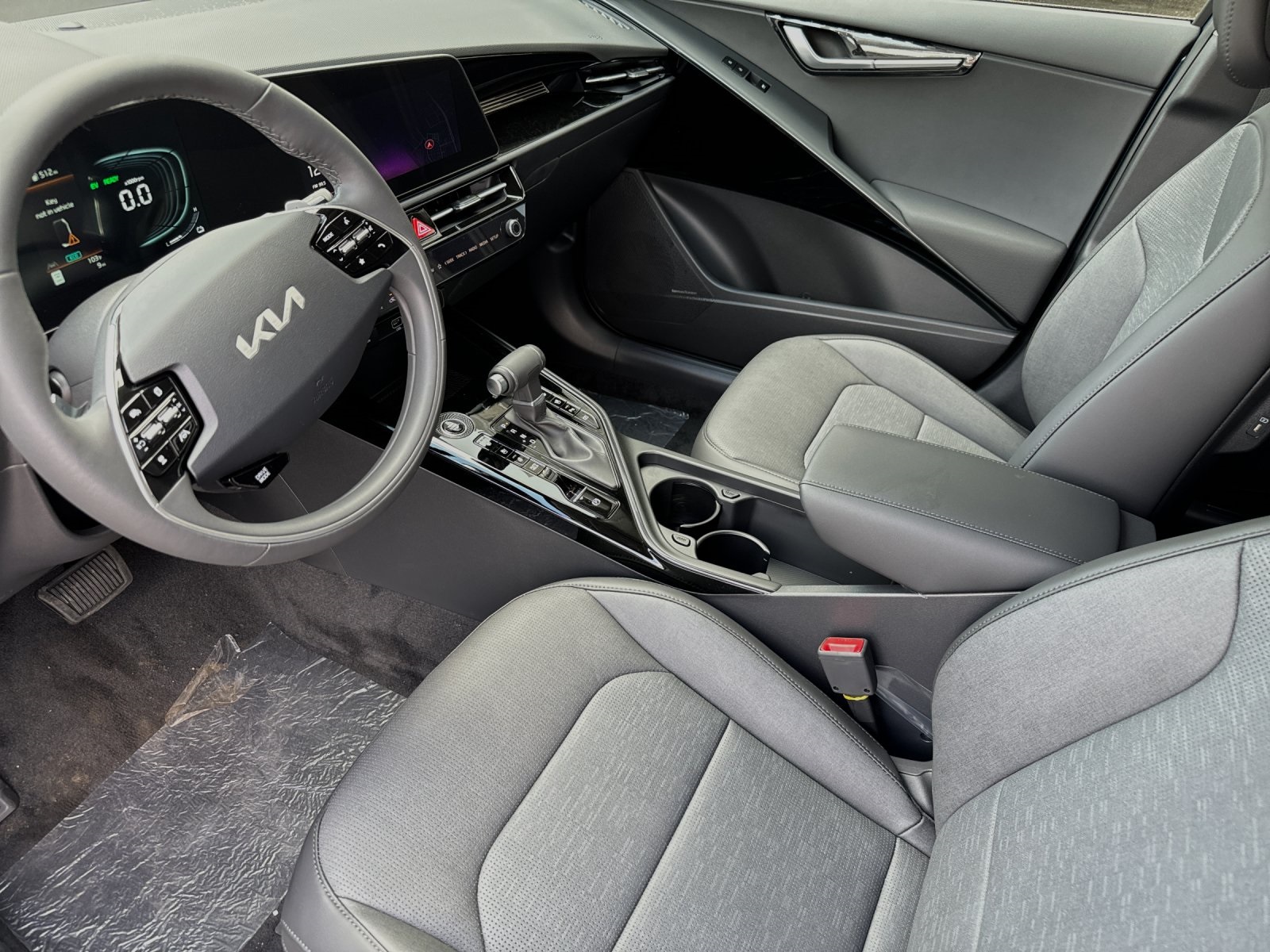 2025 Kia Niro SX Touring photo 9