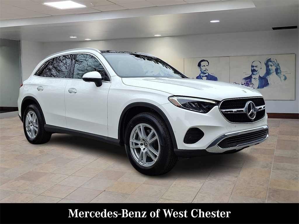2025 Mercedes-Benz GLC Base's photo