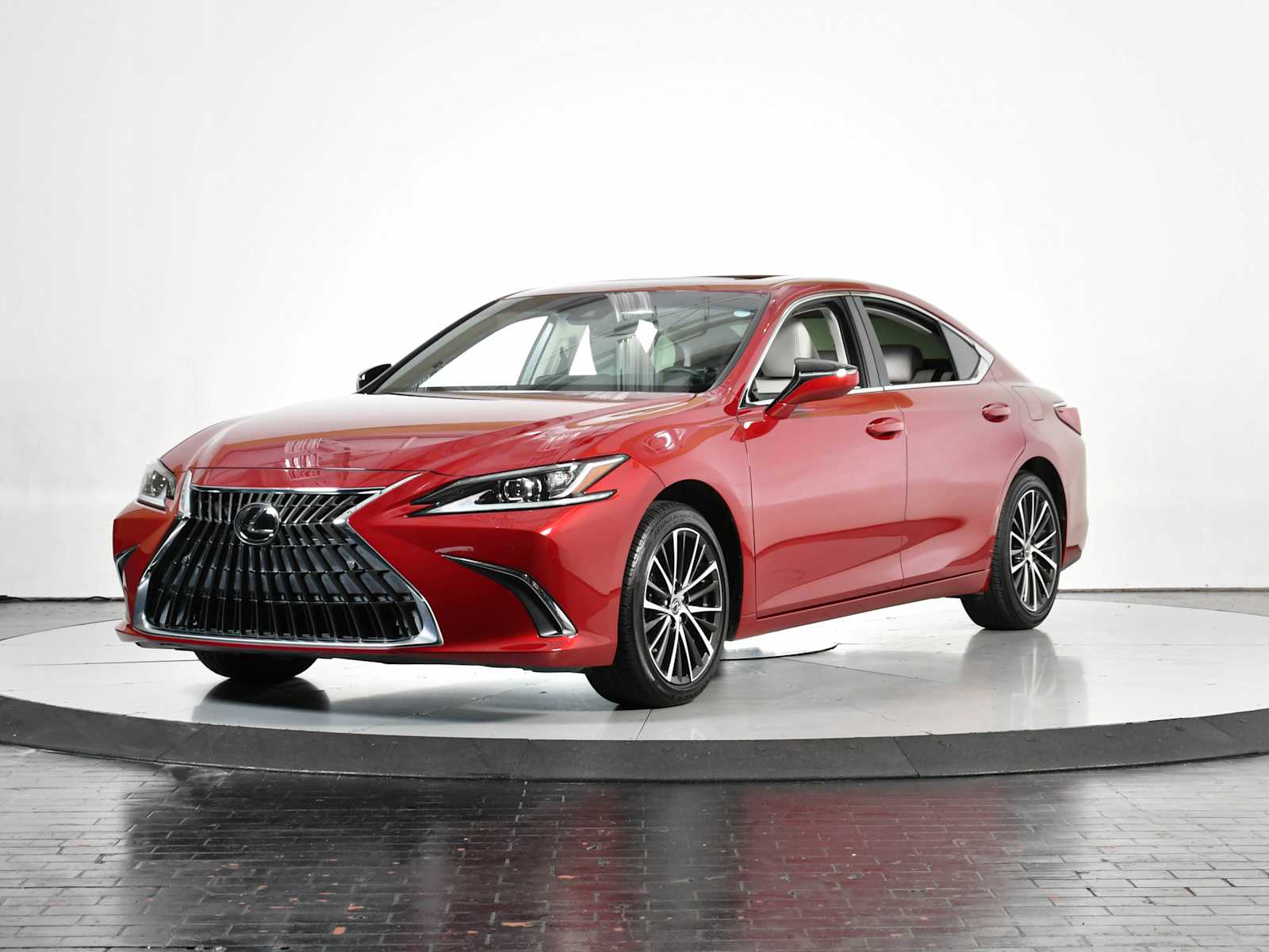 2024 Lexus ES 350's photo
