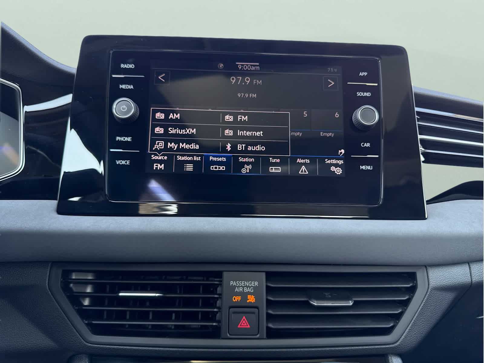 2025 Volkswagen Jetta SE photo 25