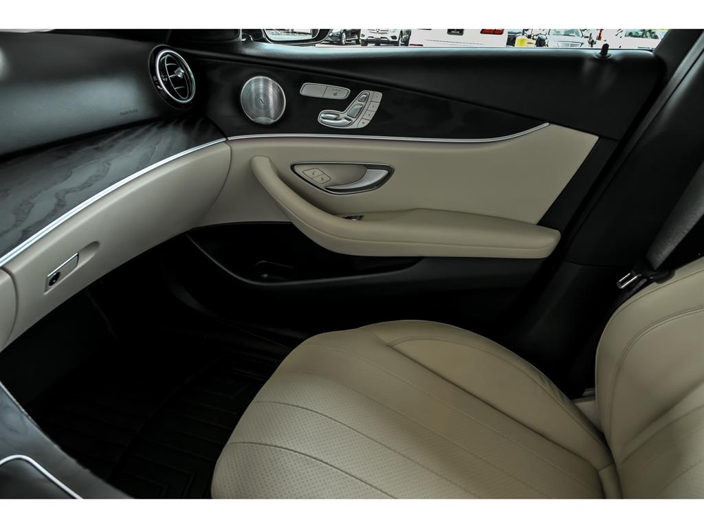 2018 Mercedes Benz E 300 4MATIC photo 21
