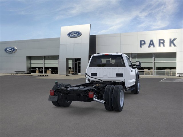 2025 Ford F-450 photo 8