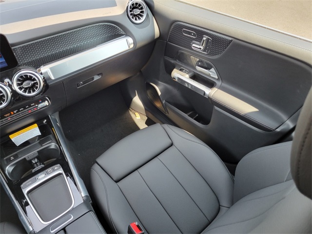 2025 Mercedes Benz GLB 250 4MATIC photo 14