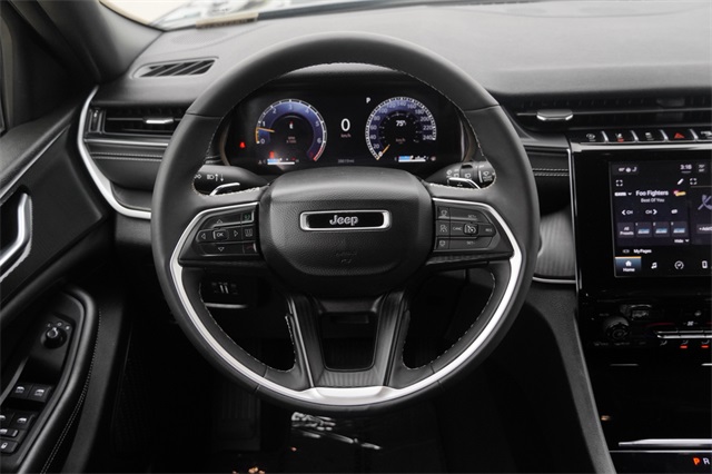 2024 Jeep Grand Cherokee Altitude photo 15
