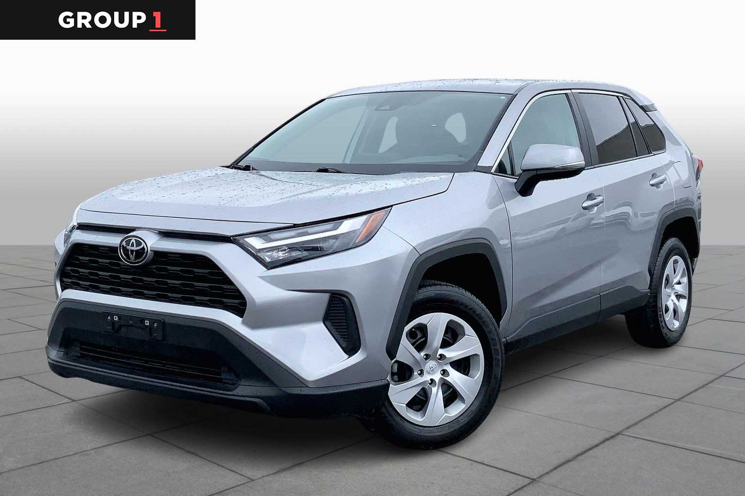 2023 Toyota RAV4 LE's photo