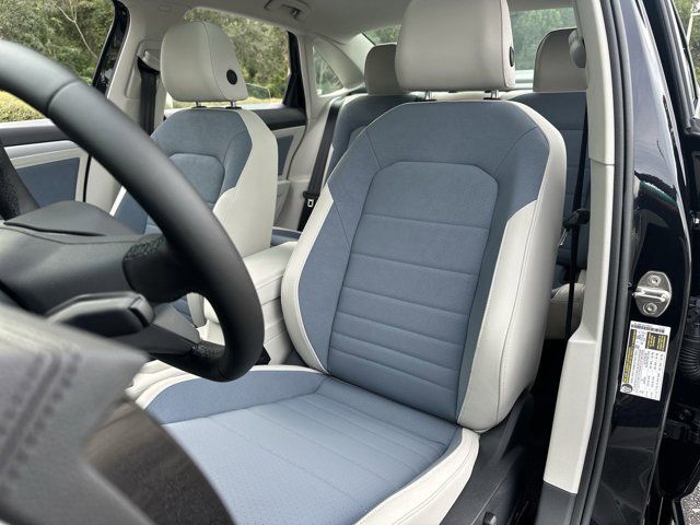 2025 Volkswagen Jetta 1.5T SE photo 3