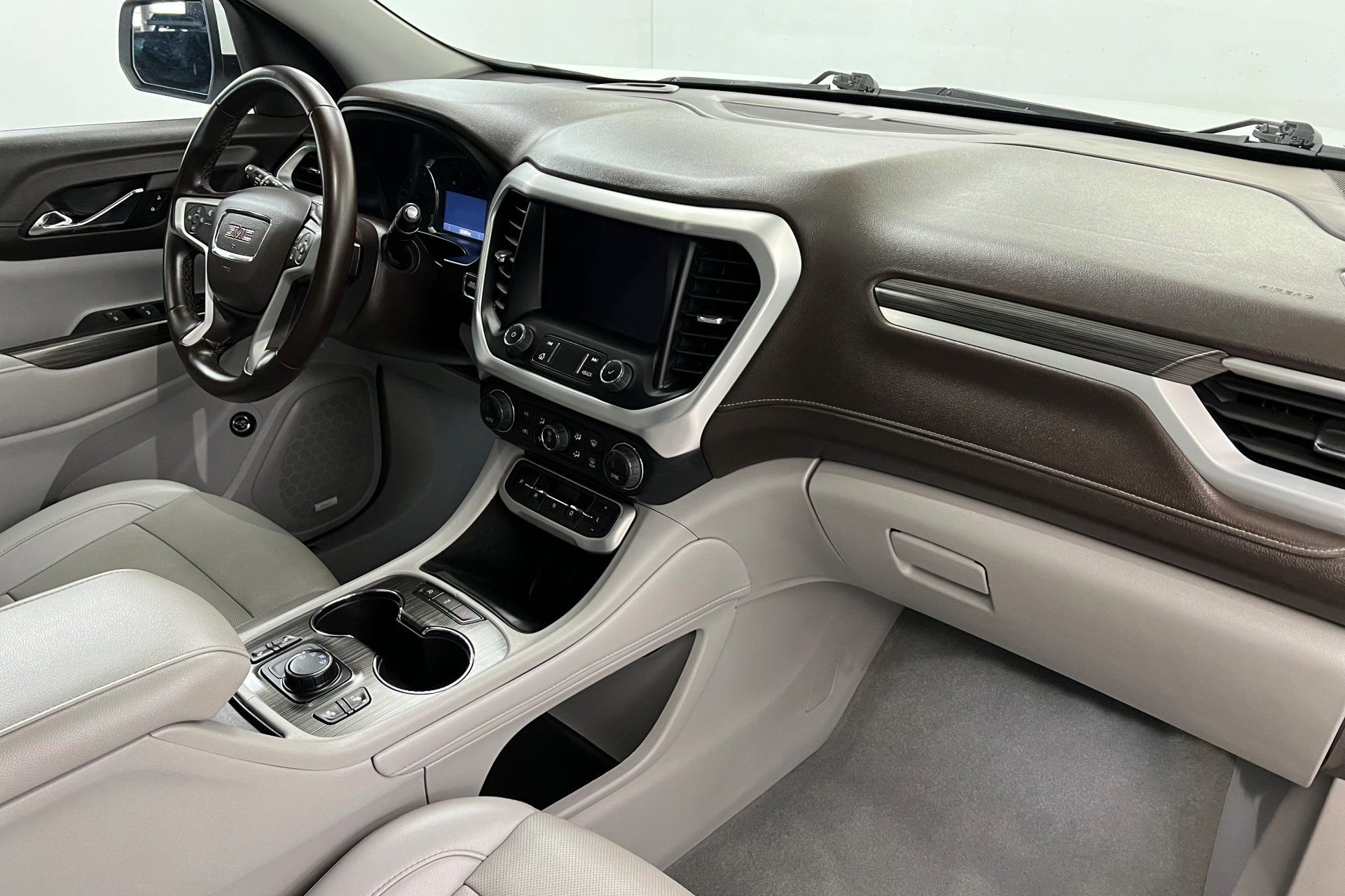 2023 Gmc Acadia SLT photo 17