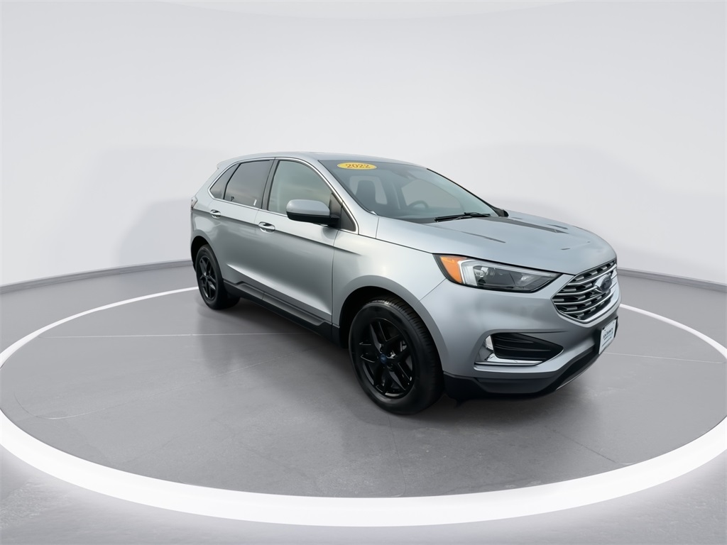 2022 Ford Edge SEL photo 2