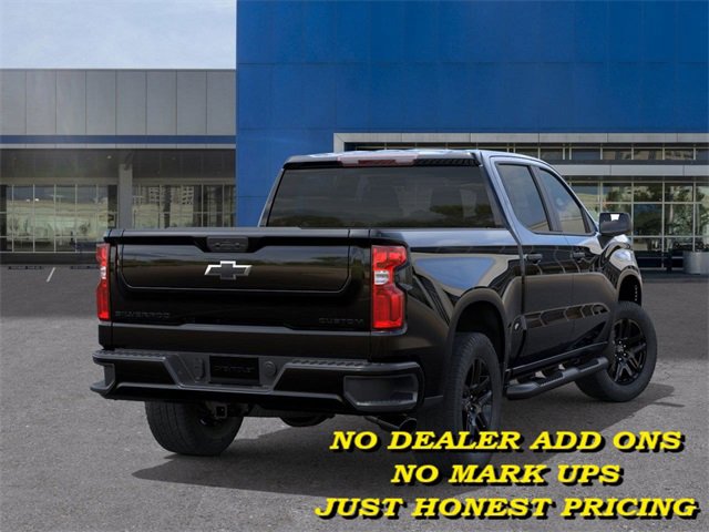 2026 Chevrolet Silverado Custom photo 4