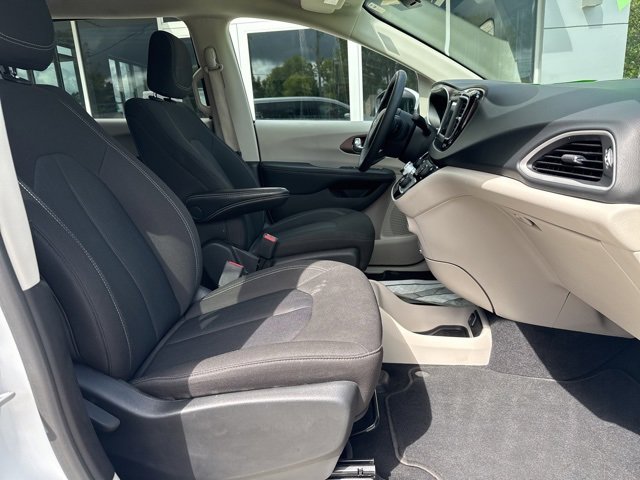 2023 Chrysler Voyager LX photo 29