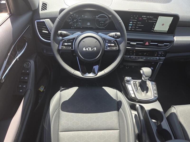 2025 Kia Seltos EX photo 4