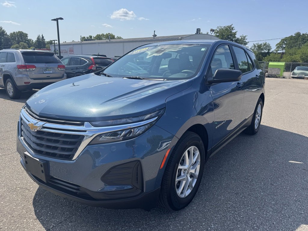 2024 Chevrolet Equinox LS's photo
