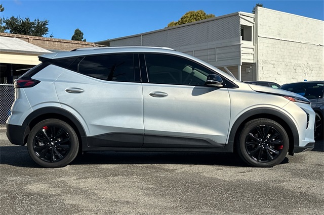 2023 Chevrolet Bolt EUV photo 2