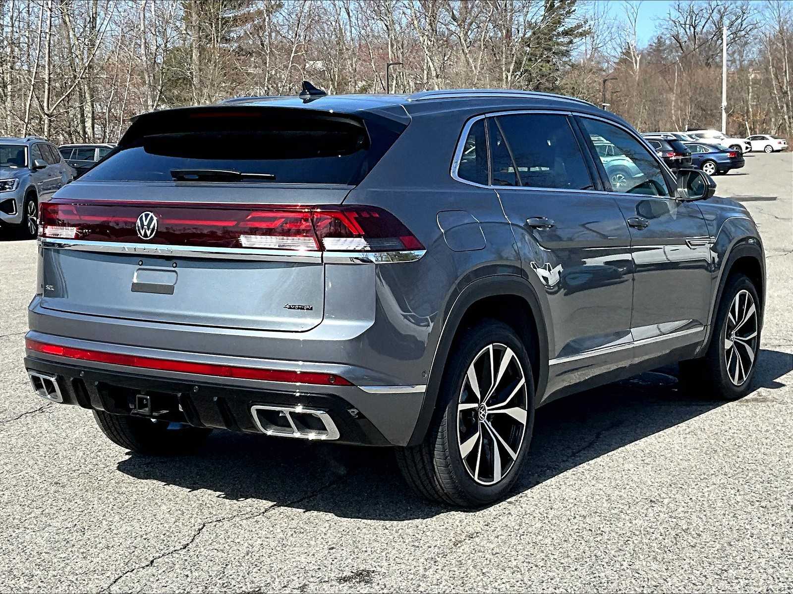 2025 Volkswagen Atlas Cross Sport SEL Premium R-Line photo 3