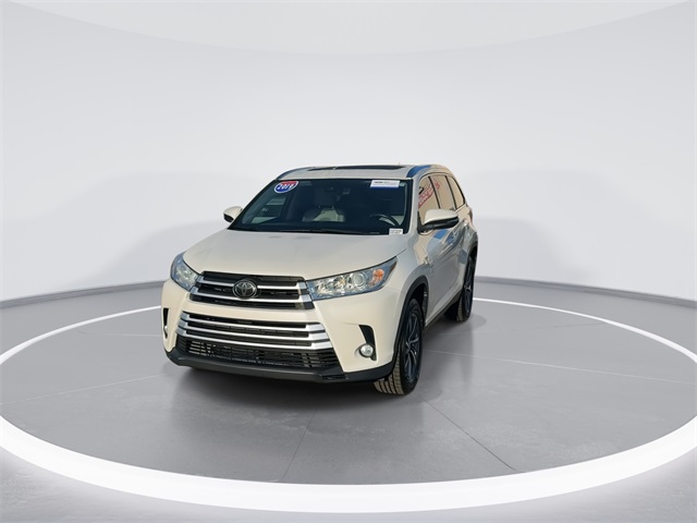2019 Toyota Highlander XLE photo 2