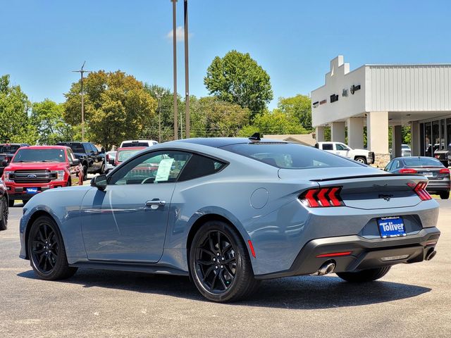 2025 Ford Mustang EcoBoost photo 4
