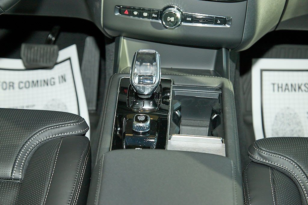 2026 VOLVO XC90 - Image 23