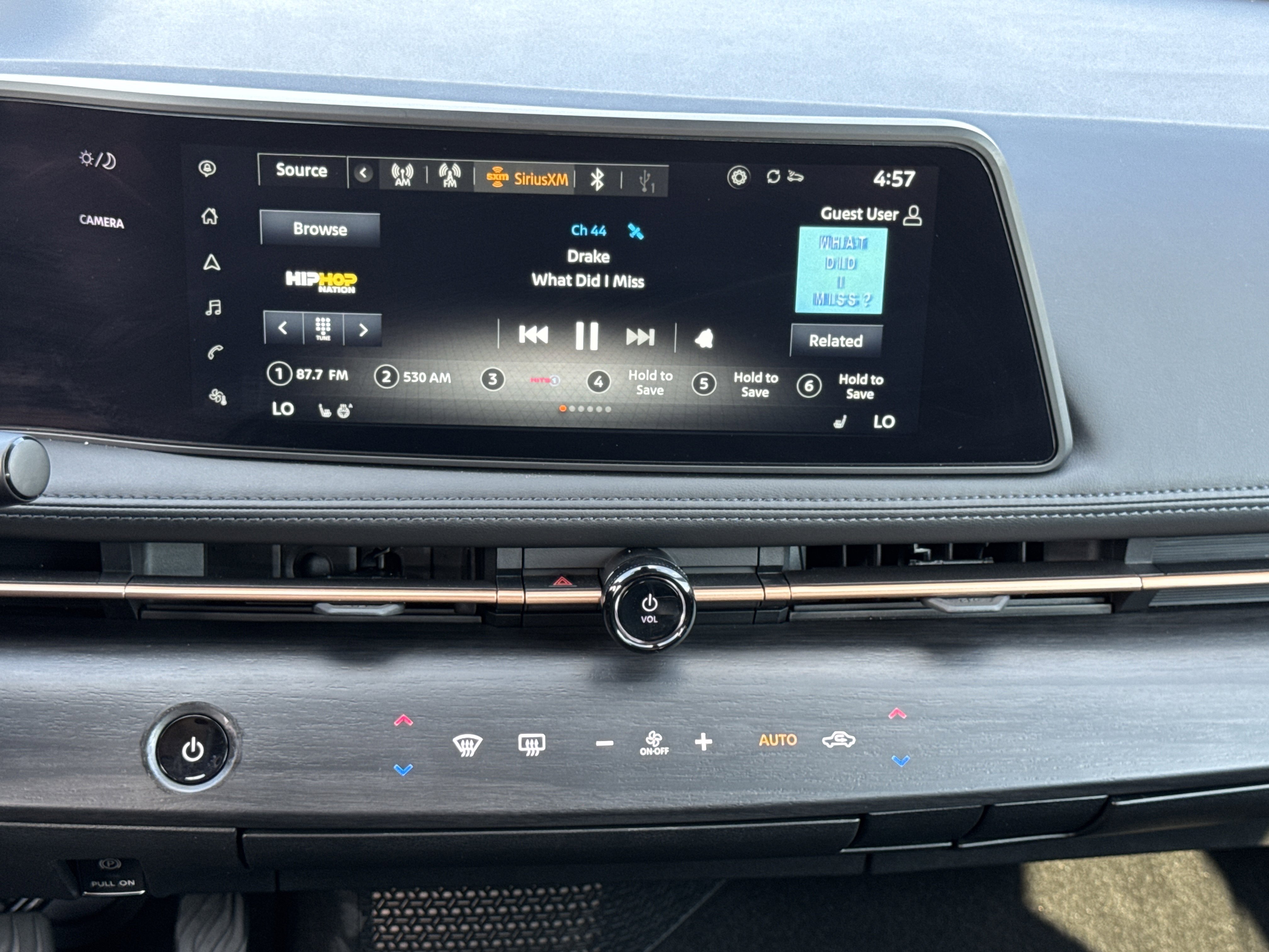 2025 Nissan ARIYA Engage photo 2