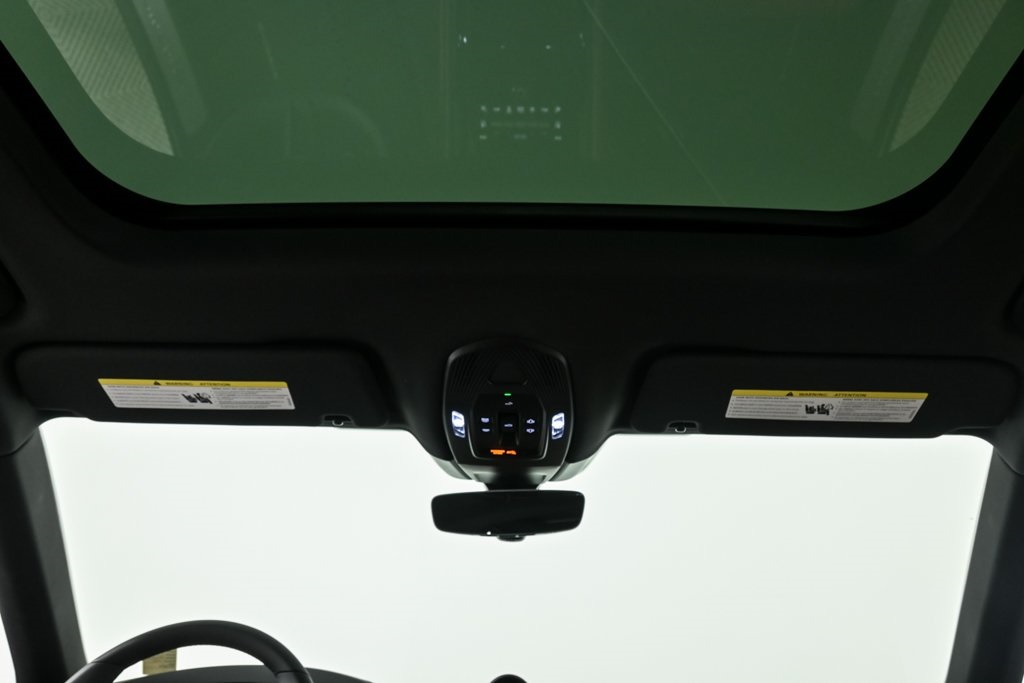 2025 Porsche Panamera Base photo 16
