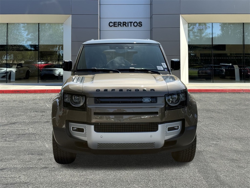 2025 Land Rover Defender 110 S photo 2