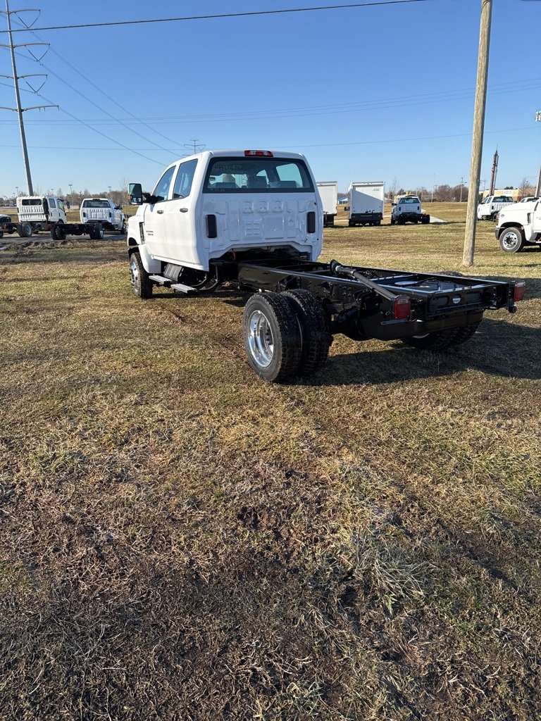 2024 Chevrolet Silverado 5500HD Work Truck photo 3