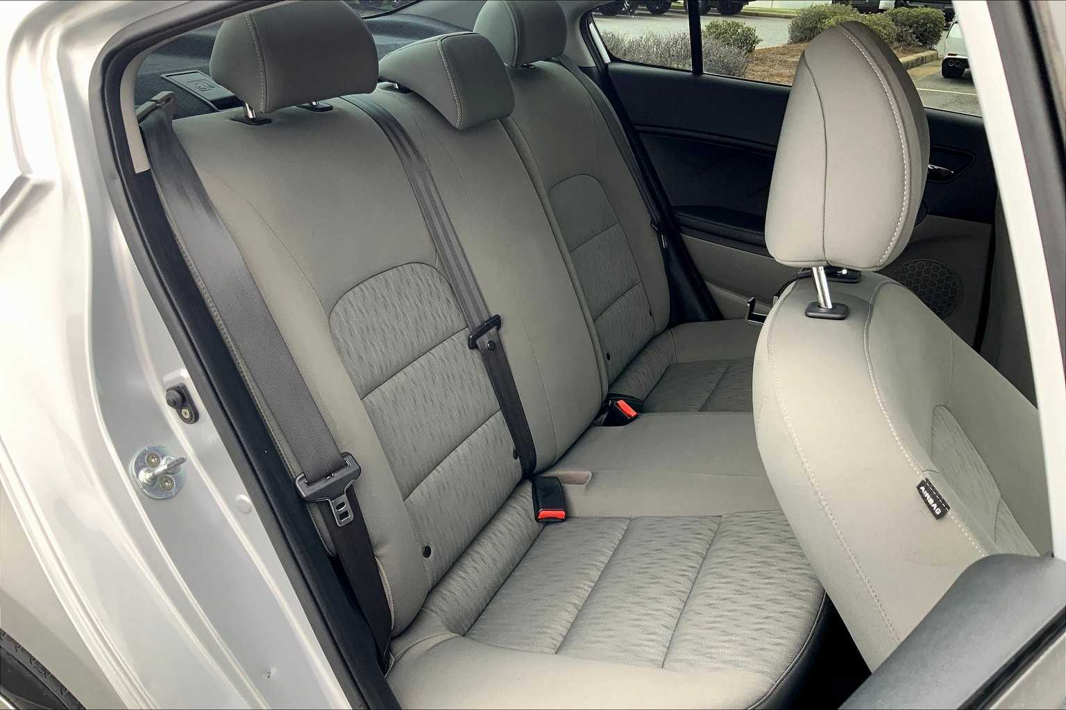2016 Kia Forte LX photo 17
