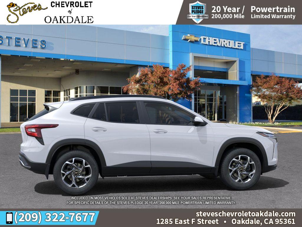2025 Chevrolet Trax LT photo 5