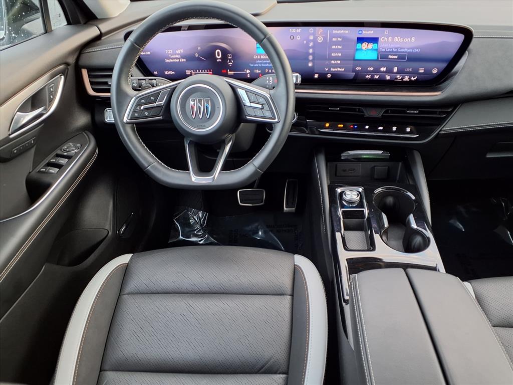 2025 Buick Envision Sport Touring photo 2