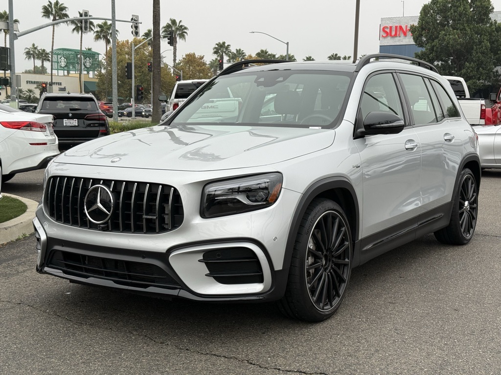 2024 Mercedes Benz GLB 35 AMG 4MATIC photo 3
