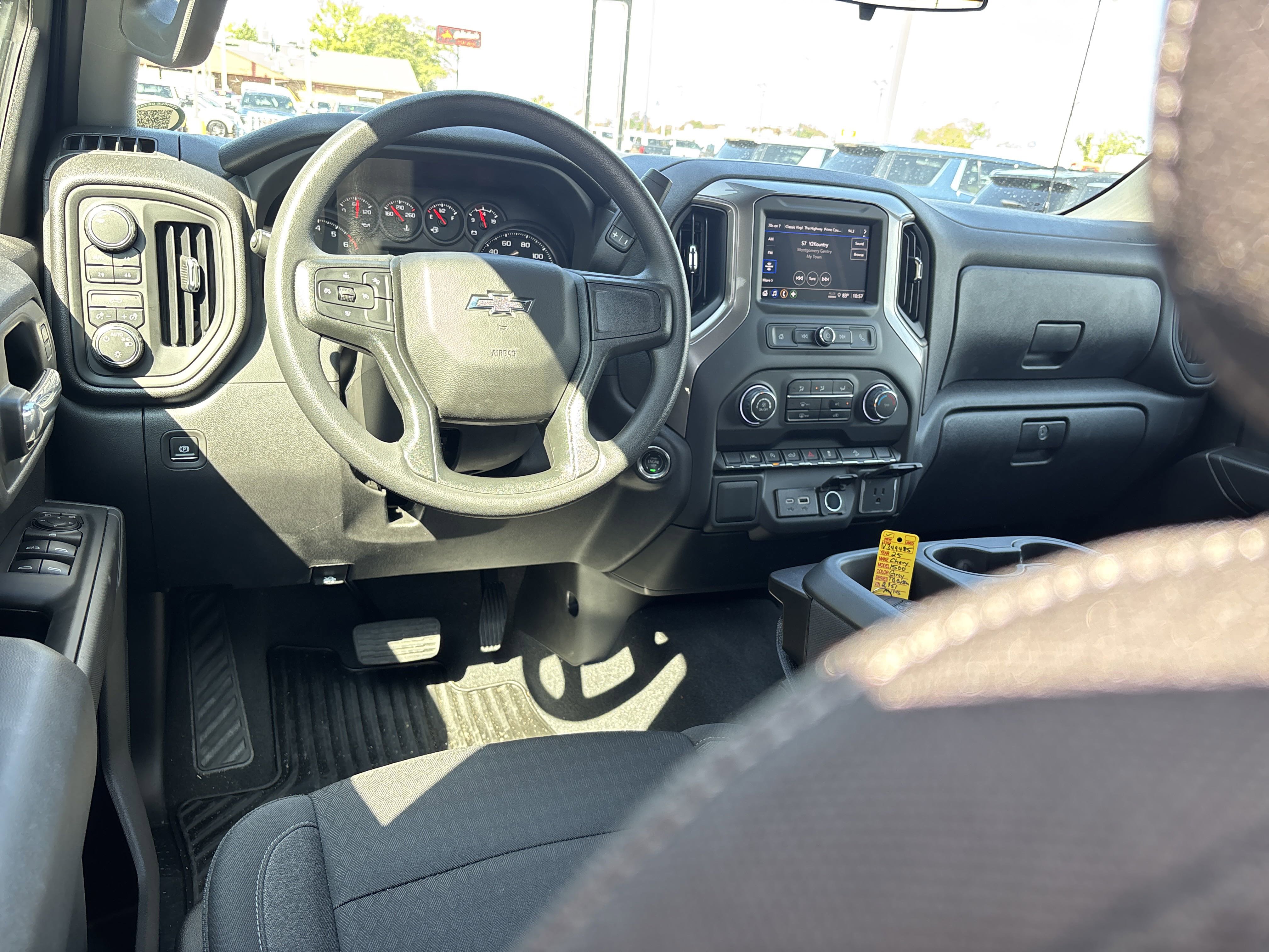 2025 Chevrolet Silverado 1500 Custom Trail Boss photo 3