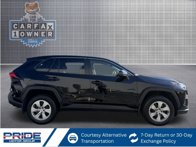 2022 Toyota RAV4 LE photo 6