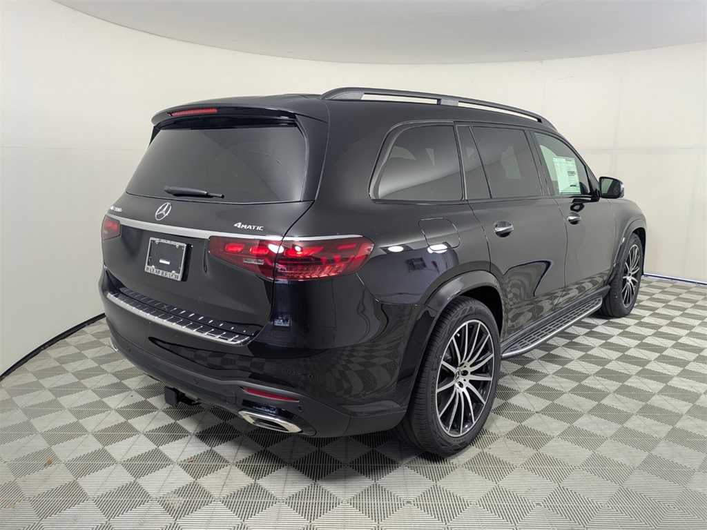2026 Mercedes Benz GLS 580 4MATIC photo 4
