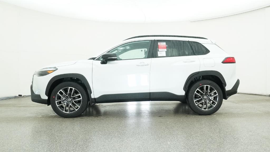2026 Toyota Corolla Cross XLE photo 8