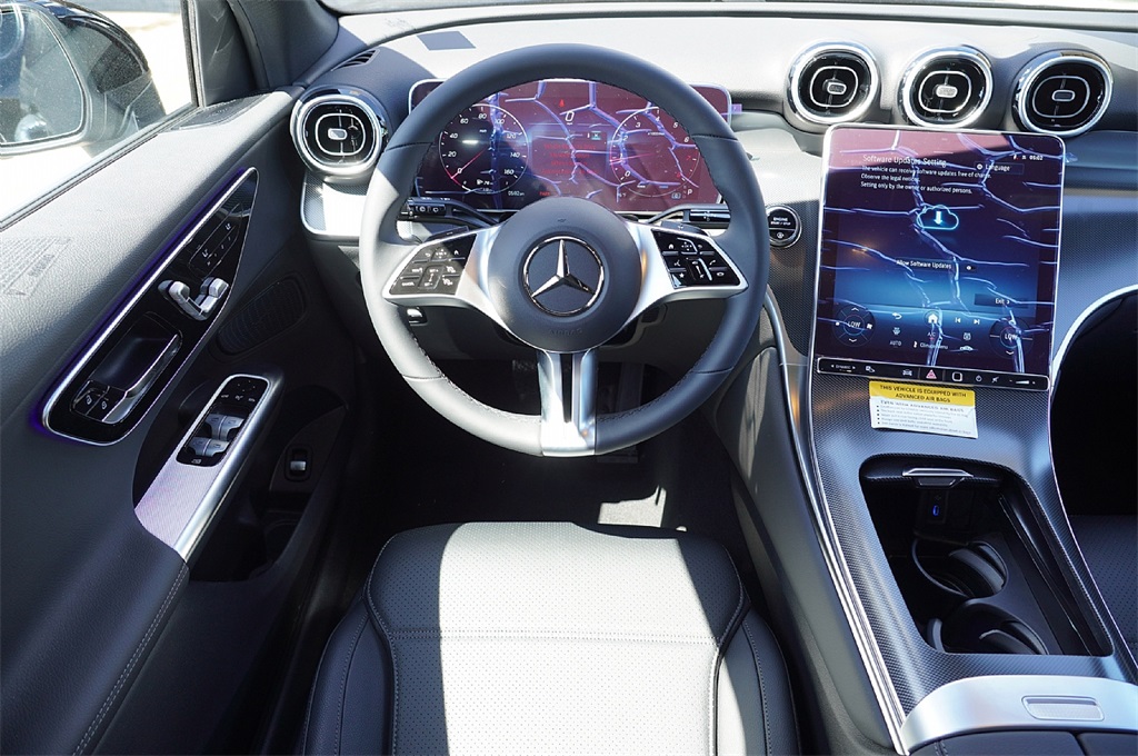 2026 Mercedes Benz GLC 300 photo 15